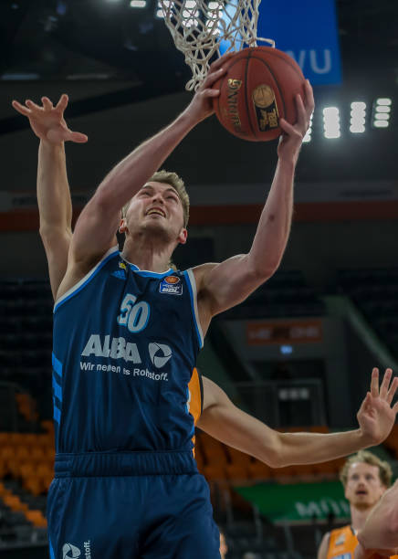 还要表现出 还要表现出